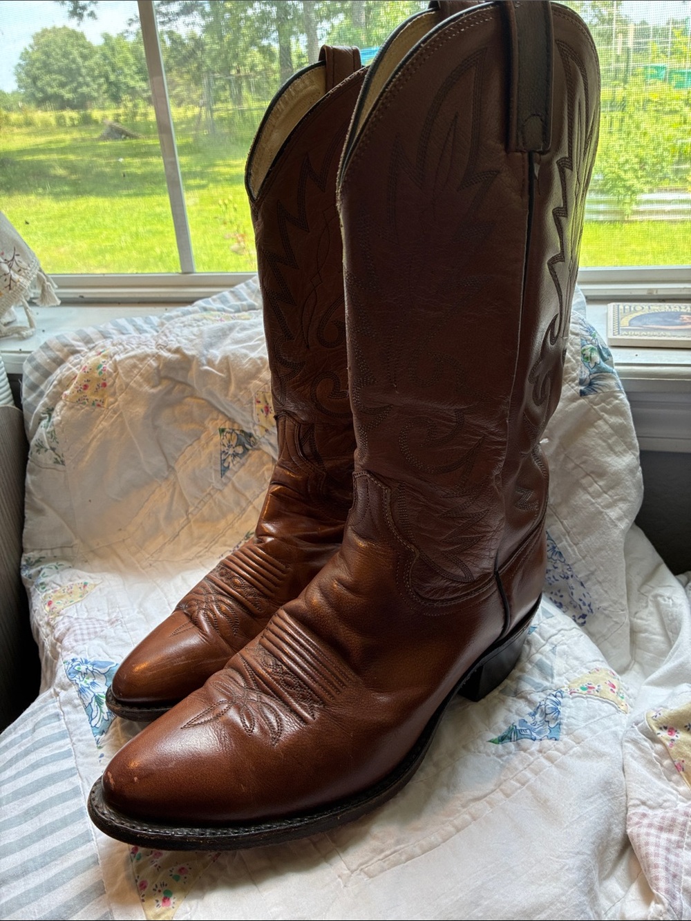 Dan Post Men's Classic Brown Leather Cowboy Boots 9 1/2D